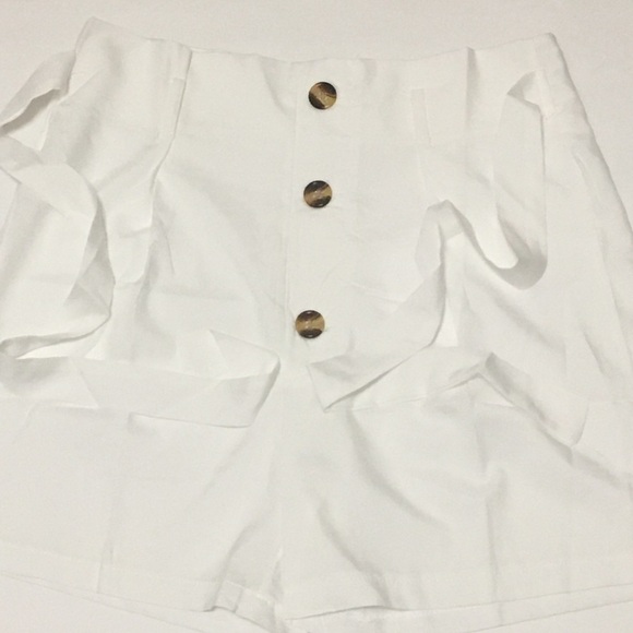White lightweight shorts with belt tie and zipper - Picture 1 of 6